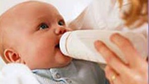 می گویند ترکیب شیر مادر تغییر می کند، این چه اهمیتی دارد؟