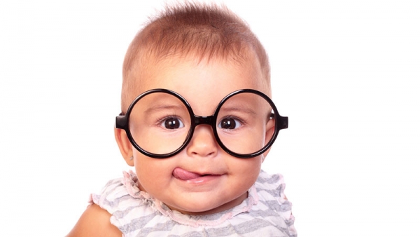 آیا کودک نیاز به معاینه دوره ای توسط چشم پزشک دارد؟