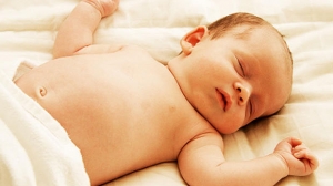 خواب در نوزادان وشیرخواران ( حداکثر شش ماهه )